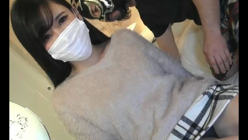 颜值不错的美少女宾馆3P啪啪冲动美女很让人心动肉肉身材看了超想插入，极品小美女内射鸡动720P高清